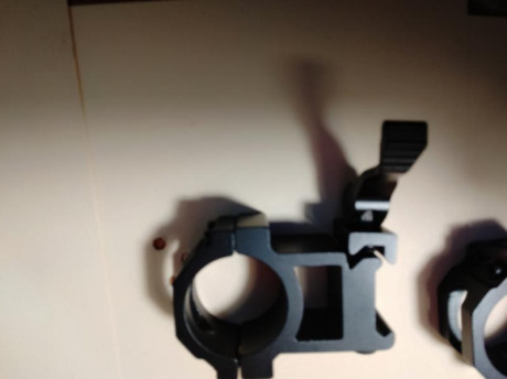 Anillas de aluminio reforzado de 30 extra altas 25.4 mm de la base de la montura Weber a la base del visor
Son 00