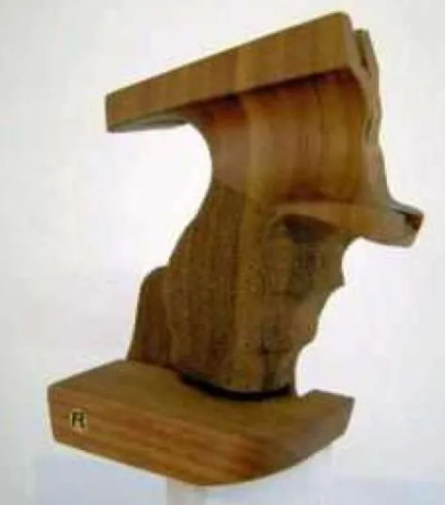 Busco Cachas Anatomicas para Diestro para una FAS sp602 22lr talla M/L en buen estado. Yago 636111985. 00