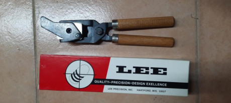 Se vende turquesa bala tipo minie de la marca Lee.
Calibre 540.
Peso 415 gr.
Tan solo se ha usado una 01