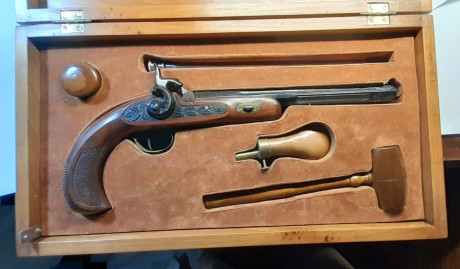 Buenos dias

Un amigo de Córdoba me pide os ofrezca la siguiente pistola de Avancarga  (piston)

  PISTOLA 11