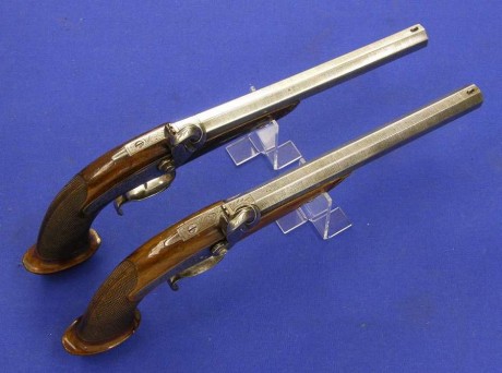 Voy a colocar unas fotos de un arma larga alemana de llave de mecha del siglo XVI. 112