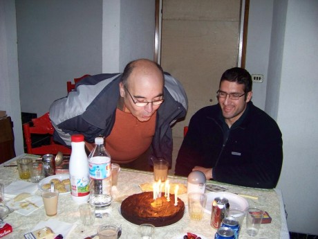 Venga empezar a colgar fotos de la comilona de hoy!!
Un dia fantástico, rodeado de unos MUY BUENOS AMIGOS. 150