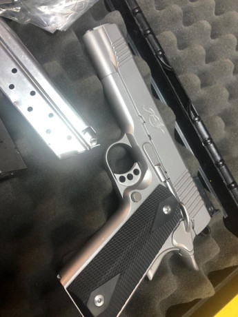 Buenas trades 
cambiaria pistola Kimber del 9pb por carabina del 22lr para precisonb a poder ser incluido 00