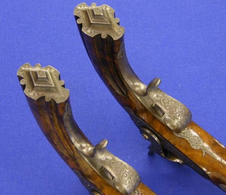 Voy a colocar unas fotos de un arma larga alemana de llave de mecha del siglo XVI. 151