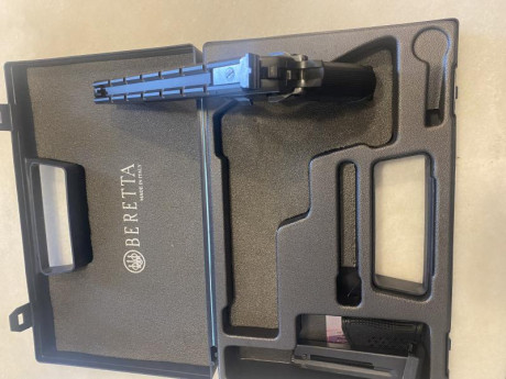 Vendo Beretta 87 Target 22 LR, incluye visor punto rojo, con puntero laser, muy poco uso, está prácticamente 01
