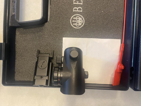 Vendo Beretta 87 Target 22 LR, incluye visor punto rojo, con puntero laser, muy poco uso, está prácticamente 00