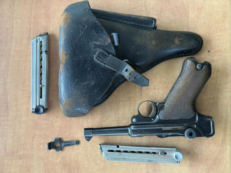 pistola Luger P08. Con licencia de arma corta ( a tiro)
1915 DWM. Primer lote del 9mm de la historia. 02