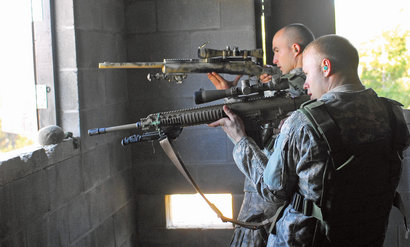 Del cerrojo al semiautomatico. el nuevo fusil para francotirador derivado del stoner  fue Hecho para pegar 00