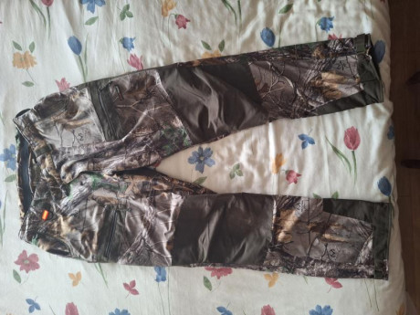 SE VENDE:

Pantalón de caza, para las jornadas de invierno, de la prestigiosa marca alemana PINEWOOD, 00