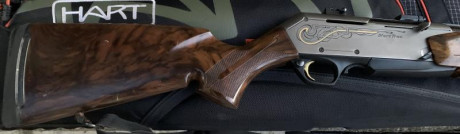 Un amigo me pide que le anuncio su rifle browning semiautomático en 7 mm wsm, el rifle está en perfectas 02
