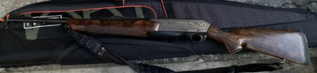 Un amigo me pide que le anuncio su rifle browning semiautomático en 7 mm wsm, el rifle está en perfectas 00