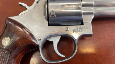Buenas tardes,

Vendo revólver en perfecto estado, prácticamente nuevo.

Marca y modelo: S&W 357 Magnum.

Precio 02