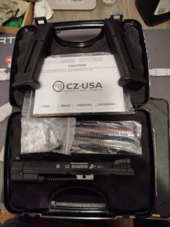 Por falta de tiempo vendo CZ shadow 2 y carro del 22 comprado hace 3 meses.
El arma a sido usada para 00