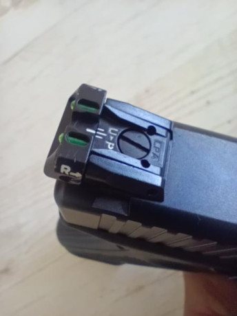 Pues eso. Vendo miras LPA modelo SPF16GL para Glock.
Ahora las tengo montadas en una Glock modelo 45 puestas 02