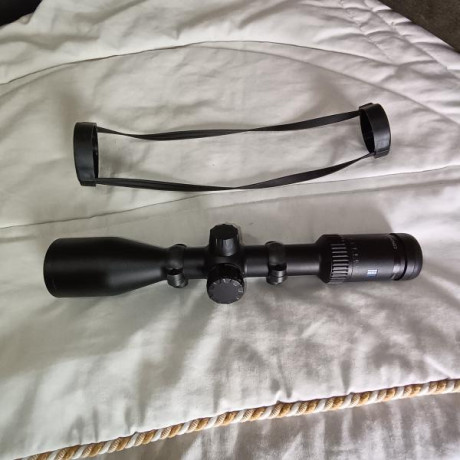 Vendo visor Zeiss v6 2-12x50i. Con un año demostrable con factura. Sin roces ni rayaduras. Se entrega 00