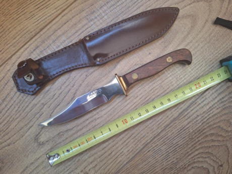 *SE VENDE:* 

Cuchillo MARTO (Toledo) finales de los 70, con hoja de 11cm de largo. Nuevo, nunca usado.
Una 02