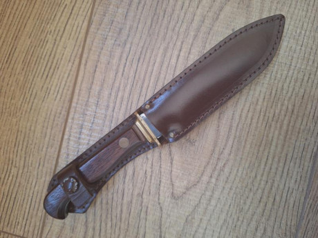 *SE VENDE:* 

Cuchillo MARTO (Toledo) finales de los 70, con hoja de 11cm de largo. Nuevo, nunca usado.
Una 00