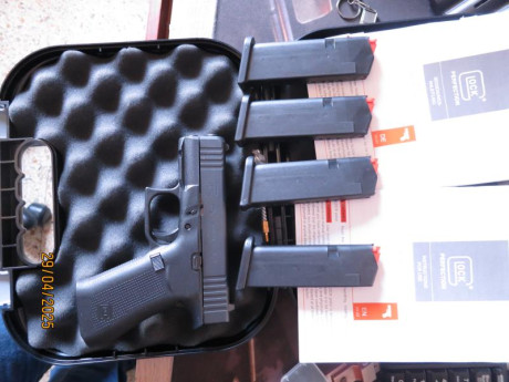 """"VENDIDA"" SE PUEDE BORRAR

HOLA VENDO LA GLOCK 43X.
LA TENGO HACE MENOS 02