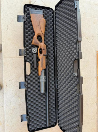 Hola que tal.Un buen amigo me ha pedido que ponga en venta,por abandono de afición,una fantástica FX Crown 00