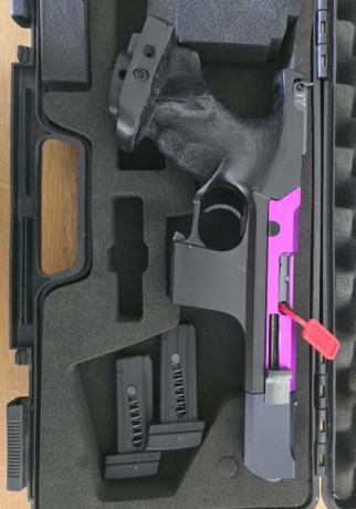 Se vende hammerli sp20 calibre 22lr, el arma estaben vitoria, guiada en F, en perfecto estado, precio 00