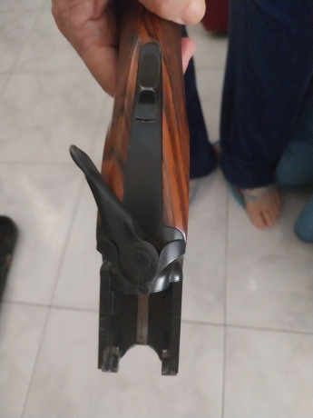 Un compañero del tiro al plato vende una escopeta superpuesta Perazzi MX2000 con cañon de 76cm y culata 12