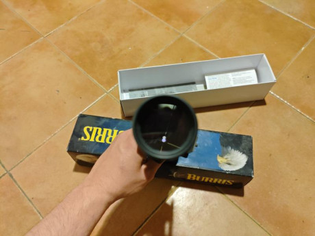Visor Burris Four X 3-12x56. 
Leves marcas de las anillas, pero el visor está en perfecto estado, lo cambio 00