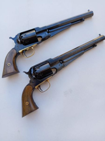 Se venden dos revólveres santa barbara new modelo cal 44 uno de ellos en perfecto estado estético y funcional 02