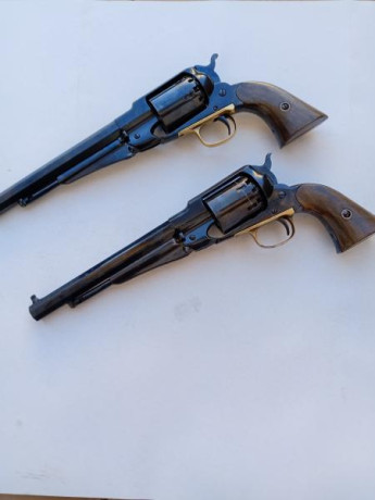 Se venden dos revólveres santa barbara new modelo cal 44 uno de ellos en perfecto estado estético y funcional 01