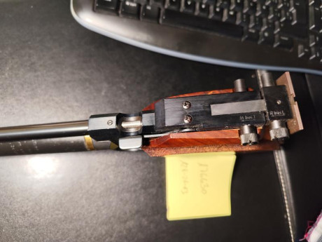 Un compañeiro me ha encargado que le venda una pistola Walther cp2, de CO2.

Lleva tiempo sin disparar, 03