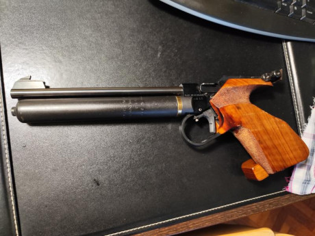 Un compañeiro me ha encargado que le venda una pistola Walther cp2, de CO2.

Lleva tiempo sin disparar, 00