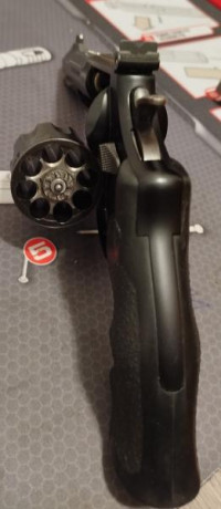 Vendo revolver S&W  TRR8 PERFOMANCE CENTER 357 MAGNUN DE 8 TIROS , CAÑON DE ESCANDIO DE 5 PULGADAS.
ESTA 20