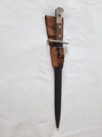 Bayoneta suiza  modelo 1918 , para el fusil Schmidt Rubin K-31.
Fabricada por Waffenfabrik Neuhausen.
El 00