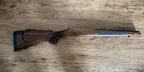 Hola, busco una culata de madera para una remington 700SA (308) en que no tenga la pieza delantera negra 10