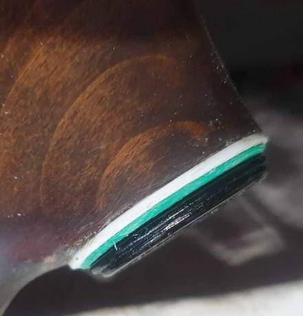 De una culata con un barniz que apenas dejaba ver la naturaleza de la madera , he decidido trabajarla. 111