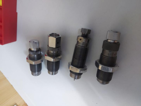  Vendidos 
Vendo juego de dies lee de 9 mm Luger/pb en perfecto estado, prácticamente nuevos. Es el juego 02