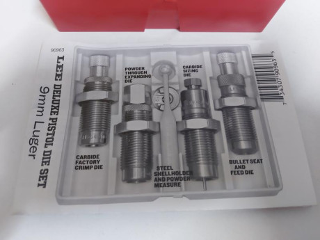  Vendidos 
Vendo juego de dies lee de 9 mm Luger/pb en perfecto estado, prácticamente nuevos. Es el juego 01