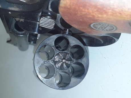 VENDIDA...Vendo revolver Astra del 38  de 4 pulgadas. Guiado en F. Aunque tiene sus años ha disparado 00