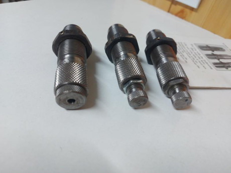  Vendidos 
Vendo set de Dies Lyman .32 S&W Long. El set esta compuesto por un juego de 3 dies Lyman 11