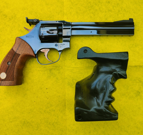 venta magnífico revolver manurhin 32 MR en perfecto estado, como nuevo con cacha anatomíca nill talla 02