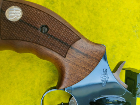 venta magnífico revolver manurhin 32 MR en perfecto estado, como nuevo con cacha anatomíca nill talla 01