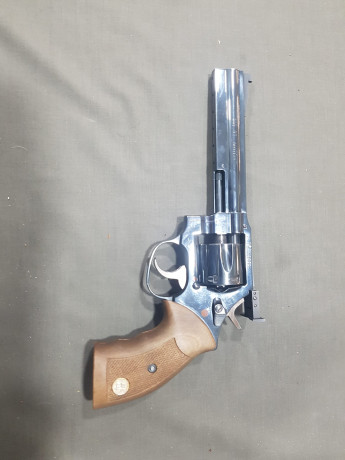 Por exceso de cupo vendo revólver Manurhin mod. MR .32 MATCH no ha tirado ni 500 tiros lo tenia como 2ª 91