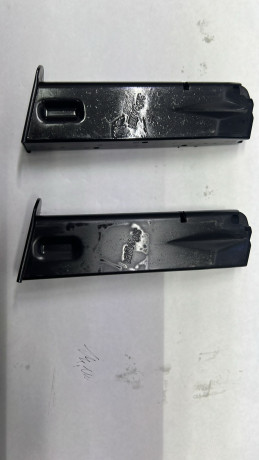 Vendo tres cargadores 
Uno del calibre 40 modelo p229
DOS del calibre 9mp modeló 226
Precio 70€ cada uno 00
