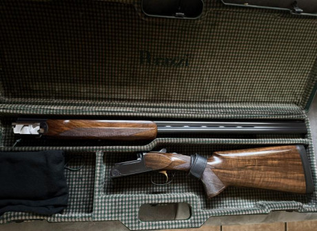Se cede Perazzi MX8-20 Trap calibre 20 75cm cañón 2-1 estrellas, se puede ver y probar en Madrid o Toledo. 00