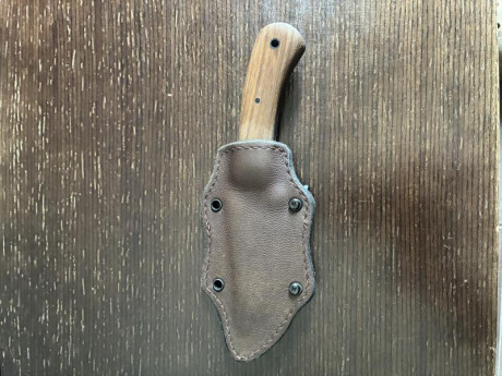 A la venta este ejemplar de Winkler knives totalmente nuevo (6 meses) en pefectísimo estado. No ha salido 02