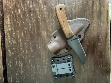 A la venta este ejemplar de Winkler knives totalmente nuevo (6 meses) en pefectísimo estado. No ha salido 10