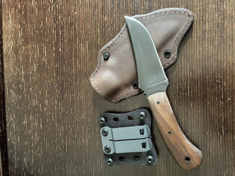A la venta este ejemplar de Winkler knives totalmente nuevo (6 meses) en pefectísimo estado. No ha salido 22