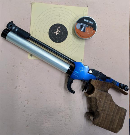 Bueno, para animar el foro un poco, propongo colgar fotos de dianas y arma usada para ello, pudiendo ser 20