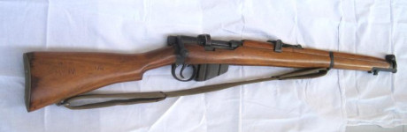 "El "Fusil Entrenador Inglés 22Lr, Nº 2 MK IV" se refiere al modelo de fusil de entrenamiento 00