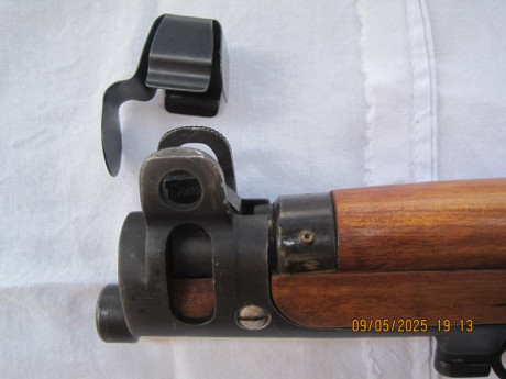 "El "Fusil Entrenador Inglés 22Lr, Nº 2 MK IV" se refiere al modelo de fusil de entrenamiento 32