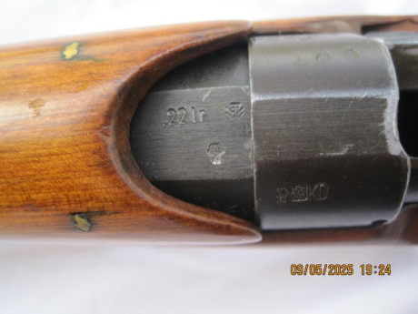 "El "Fusil Entrenador Inglés 22Lr, Nº 2 MK IV" se refiere al modelo de fusil de entrenamiento 42